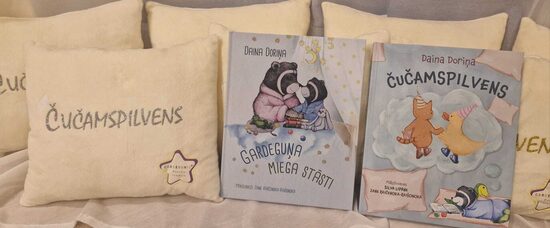 2 grāmatas + spilventiņš